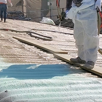 蘇生工法というのは、古くなったスレート屋根を蘇らせるため